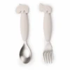 Done By Deer™ Löffel- Und Gabelset Easy-grip, Deer Friends Sand -Kindergeschirr Verkauf done by deer loeffel und gabelset easy grip deer friends sand a373554